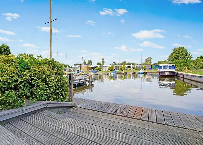 Waterfront Holiday Home With Jetty