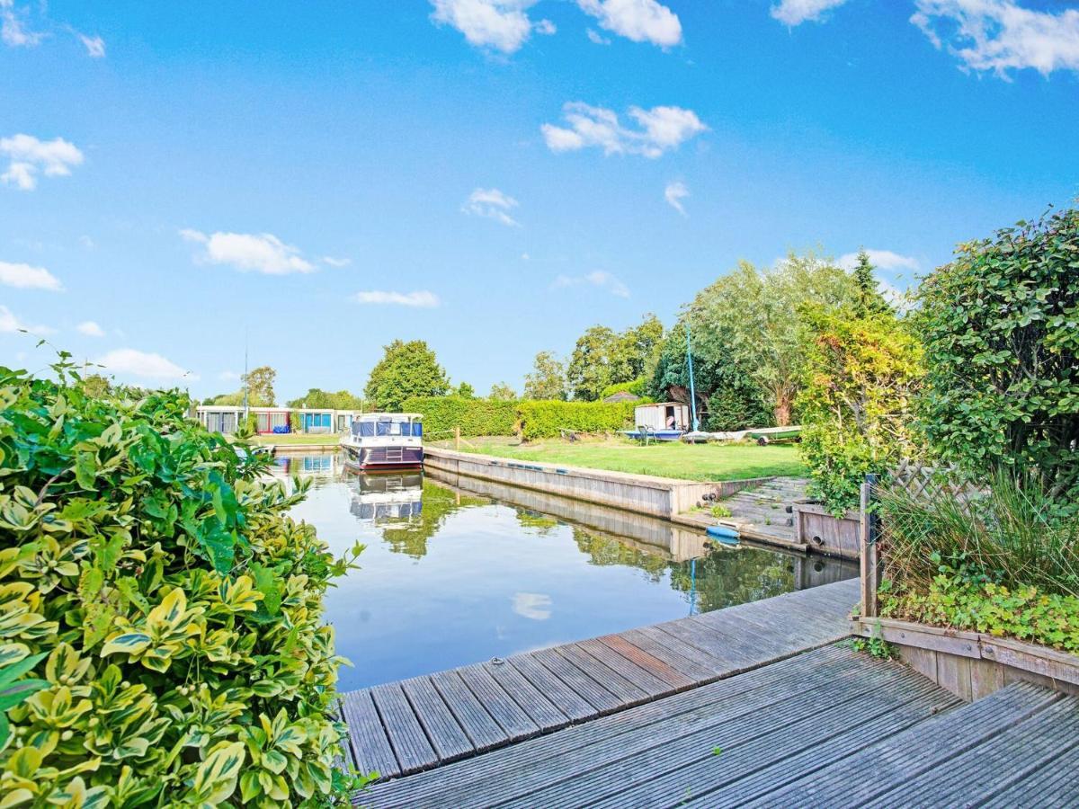 Holiday home Waterfront With Jetty